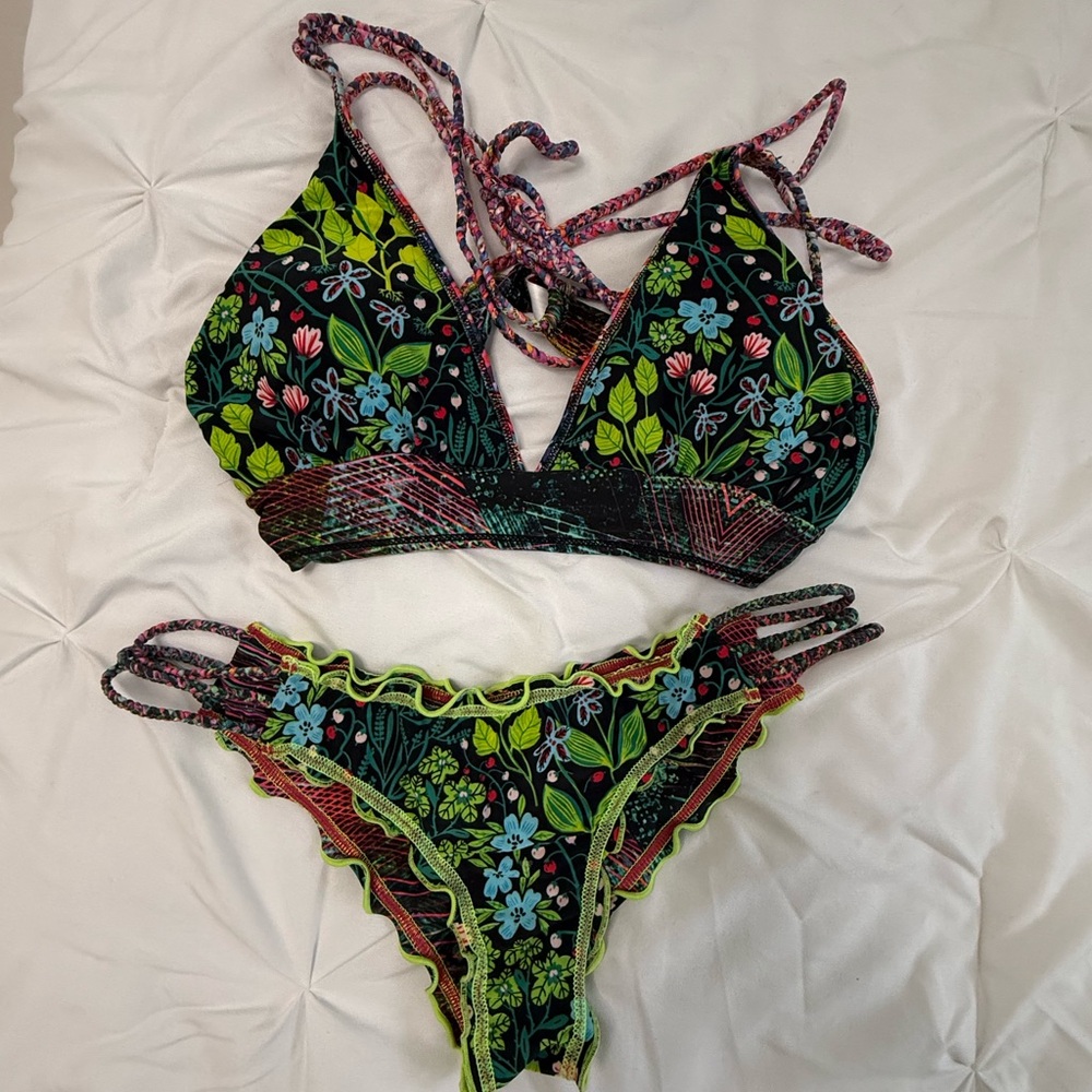 Reversible Multicolor Bikini Set - Picture 2 of 6